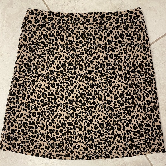 LOFT Dresses & Skirts - Loft leopard printed skirt